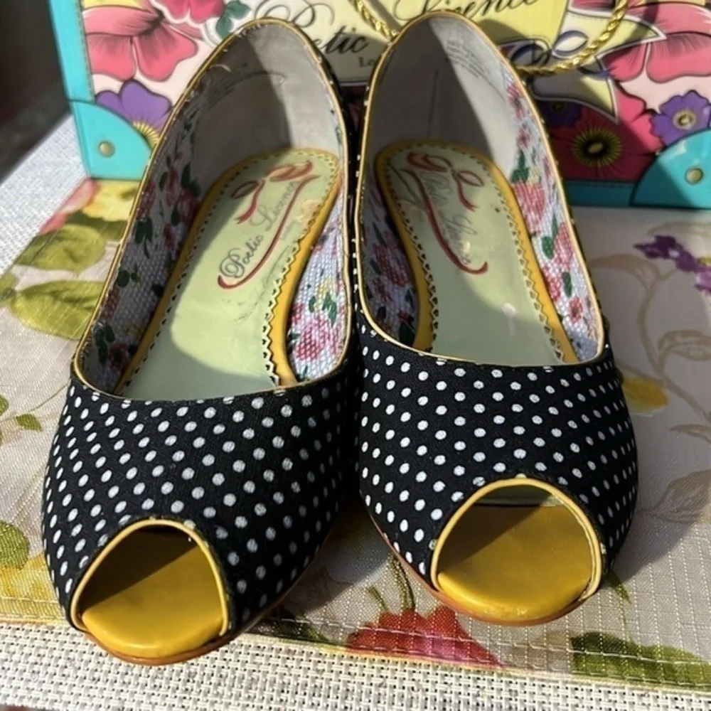 POETIC LICENSE | A Charmed Life Retro Print Polka Dot Print Wedges, size 38